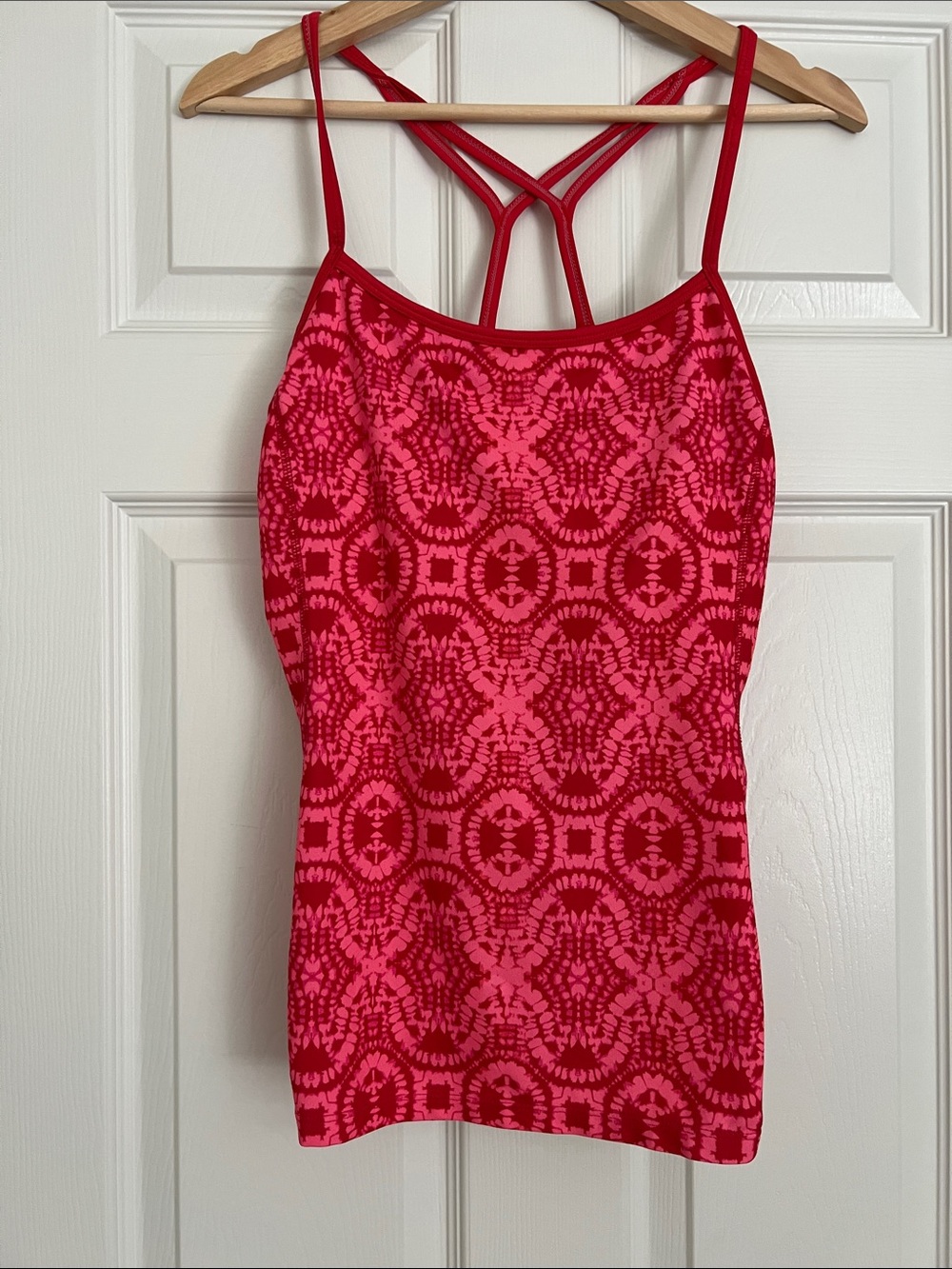 Athleta harmonious strappy workout tank medium